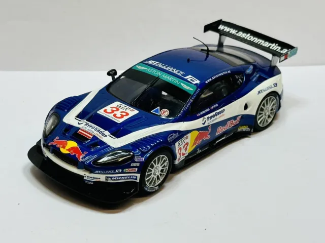 (H) Slot Car SCX Scalextric 6319 Aston Martin Dbr9 N°33 "Red Bull"