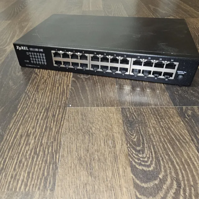 Zyxel GS1100-24E Unmanaged Gigabit Switch mit 24 Anschlüssen, lüfterloses Design