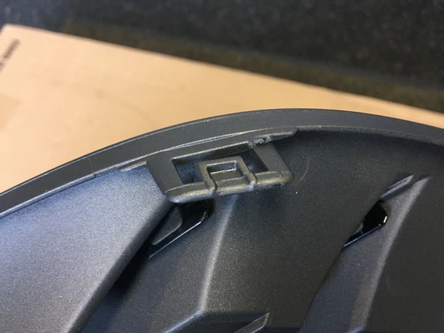 Genuine Volvo Front Bonnet Grille S60 V60 R-Design 31386498 2