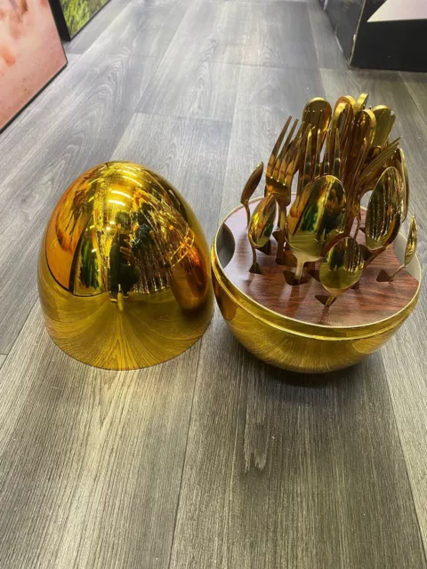 Egg Shaped  Utensil With 24 Piece Gold Plated Cutlery