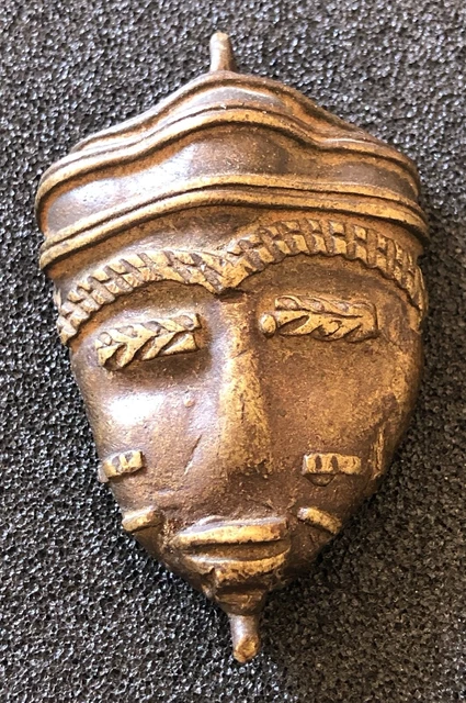 Masque diminutif Akan Baoulé Ghana Côte d’Ivoire c 1960 figure d'ancêtre Afrique