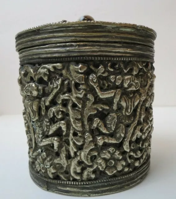 RARE Old Burmese Sterling Silver Betel Nut Box Ornate Figural Repousse Agate Top 7