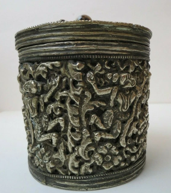 RARE Old Burmese Sterling Silver Betel Nut Box Ornate Figural Repousse Agate Top 7
