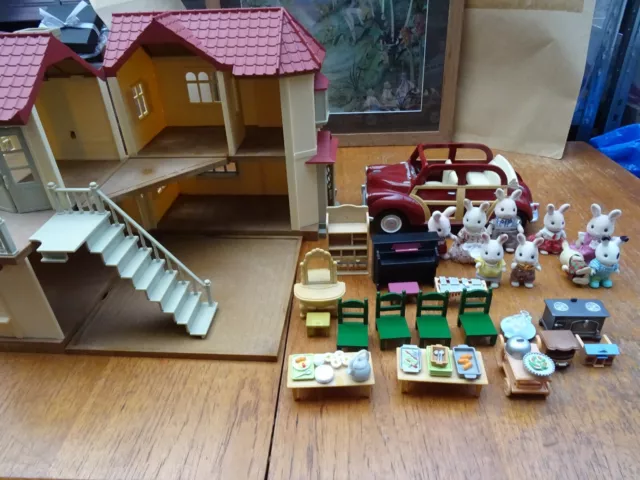 Sylvanian Families Beechwood Hall bundle Working Lights, Car Etc. all as photo's