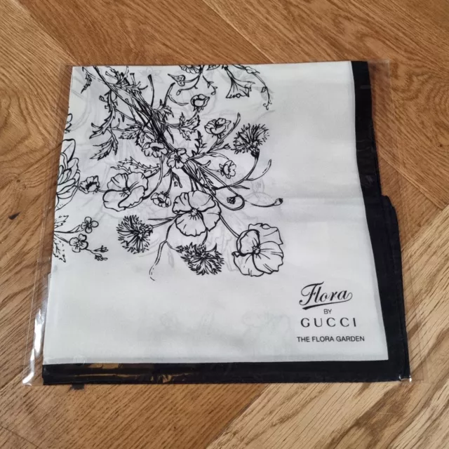 Gucci garden scarf deals