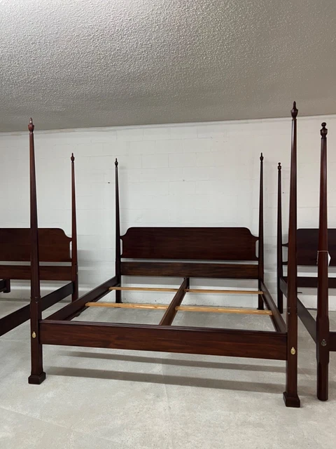 Henkel Harris King Pencil Post Bed Mahogany Excellent