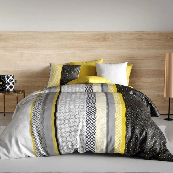 Offre Parure Housse De Couette 240x220 Cm + 2 Taies D'oreillers 63x63 Cm U Maison chez Hyper U