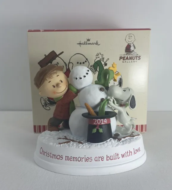 2014 Hallmark Peanuts Gallery Figurine Christmas Memories Charlie Brown Snoopy