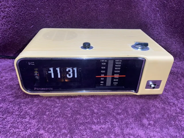 Vintage Panasonic RC-6003 Flip Clock AM/FM Radio Alarm Good Condition Beige