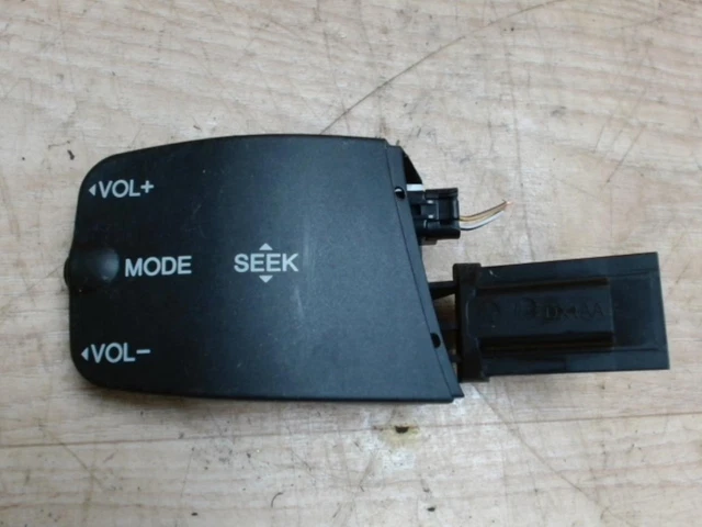 Commande autoradio FORD TRANSIT CONNECT 1 PHASE 3 1.8 TDCI - 8V TU/R:60648820