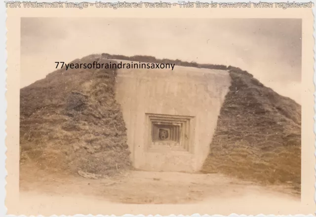 Foto Bunker mit Schießscharte Ostwall Westwall Sudetenland Ostpreussen ?