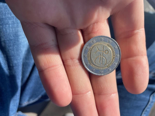 Pièce très rare de 2 euros - Commémorative république française UEM - 2009