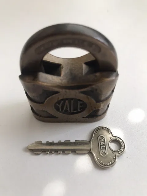 VINTAGE BRASS YALE PADLOCK Yale & Towne MFC CO Made in USA with key