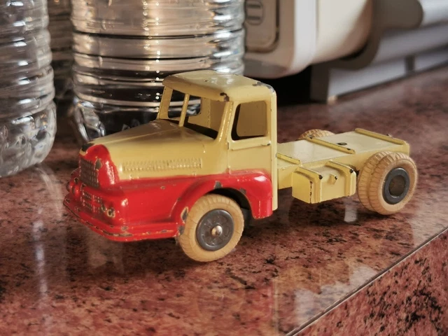 Tracteur Unic JRD 1/43 Avec Remorques - Cirque Izoard - Collection France - Occasion