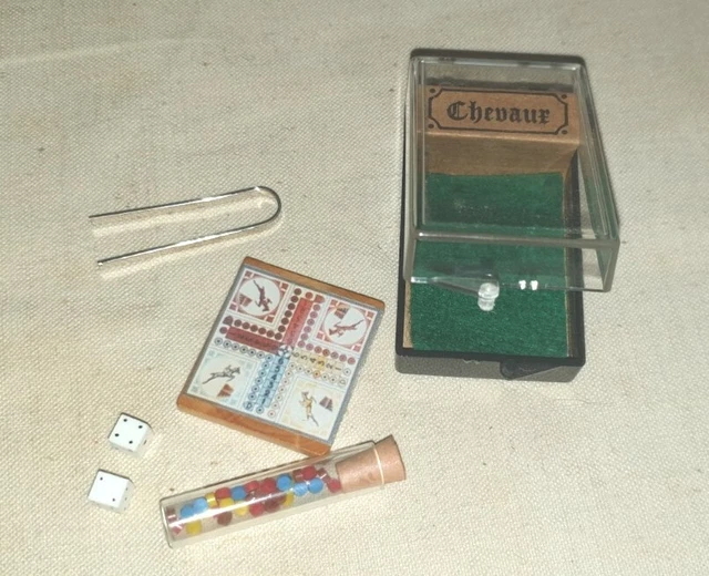 Poupée bleuette ancienne : jeu minuscule de petits chevaux