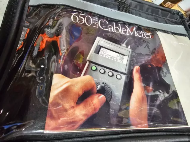 Fluke 650 LAN Cable Meter Coax Tester Kit 10MHz w/ Case, Manual Works