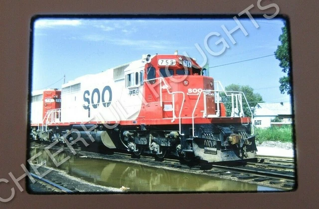 Original '72 Kodachrome Slide SOO Line 759 SD40-2 Schiller Park, IL    23A16