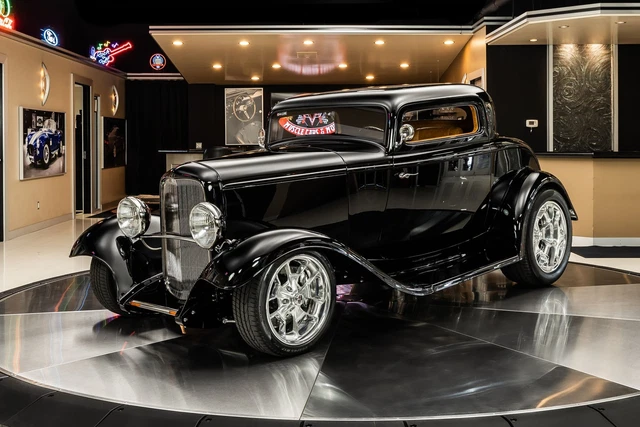 1932 Ford 3-Window Coupe Street Rod