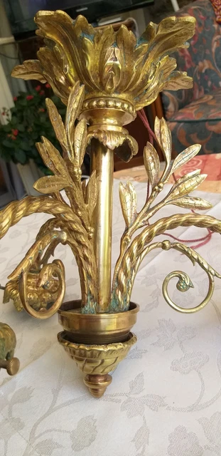 LUSTRE EN BRONZE  trois branches decor feuilles.bon etat 7
