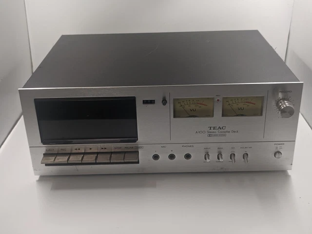 TEAC A-420 Stereo Cassette Deck Silver Face Vintage Wooden Case