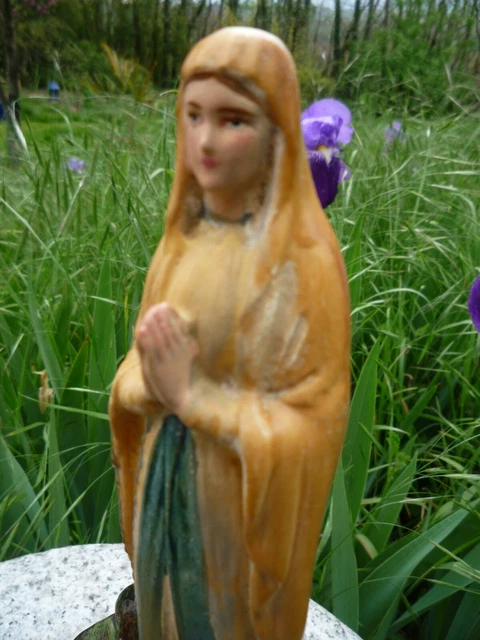 Statuette de la vierge Marie en plâtre - Le Brocanteur nomade