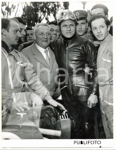 1956 MONZA GP DELLE NAZIONI - Libero LIBERATI Festeggiato Dopo La Vittoria Foto