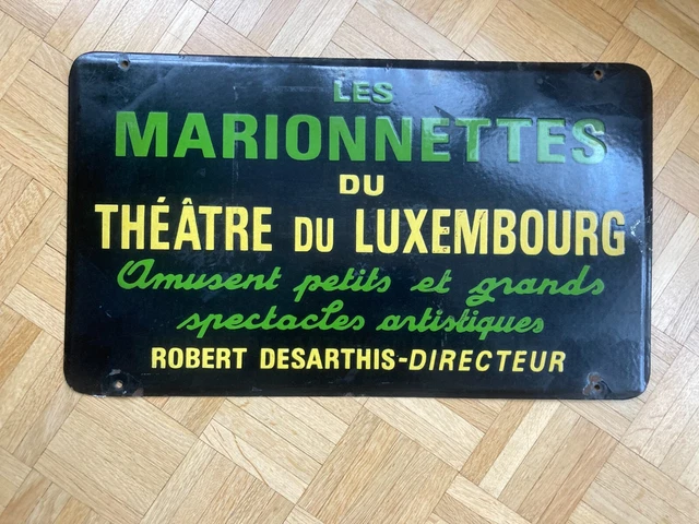 ANCIENNE PLAQUE EMAILLEE GUIGNOL DU JARDIN DU LUXEMBOURG. Enamel Plaque