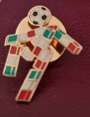 MERCHANDISING ITALIA 90 SPILLA OFFICIAL pin Set 10 Adesivi CIAO New 