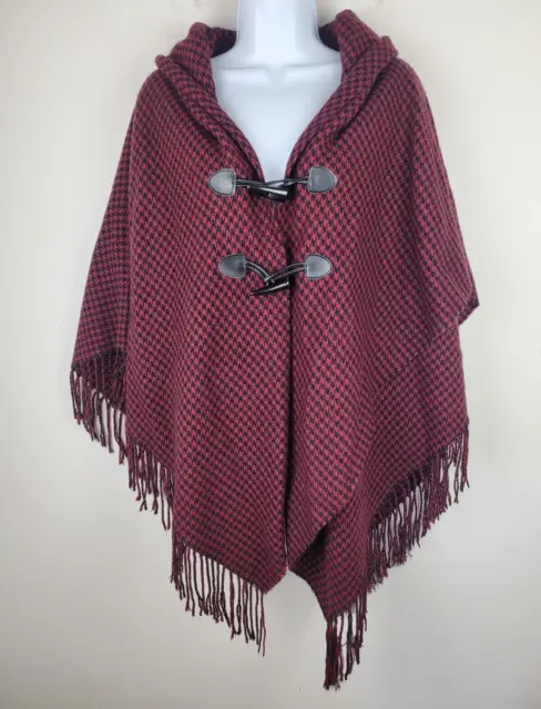 ACCESSORY ST. NEW York Houndstooth Toggle Ruana Poncho One Size Red ...