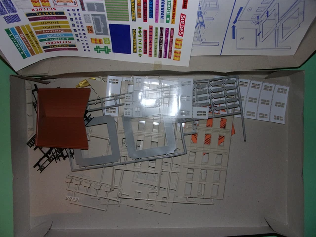 JOUEF maquette à monter immeuble du 17ième siècle 1969 NEUF