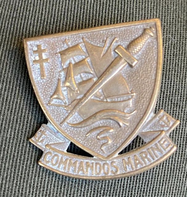 INSIGNE MILITAIRE ANCIEN 3e Régiment de Hussards Vintage french