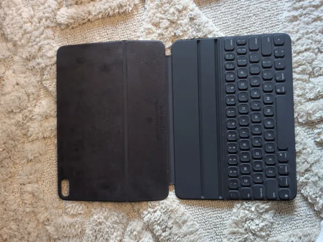 Apple Smart Keyboard Folio for 11-inch iPad Pro  - Model A2038