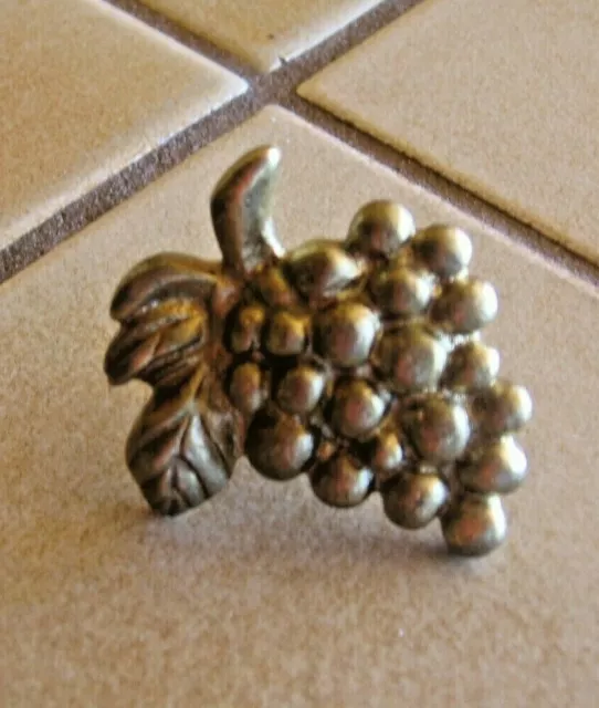 VINEYARD GRAPE CLUSTER atlas homewares DRAWER KNOB BRONZE FINISH 16 AVAILABLE