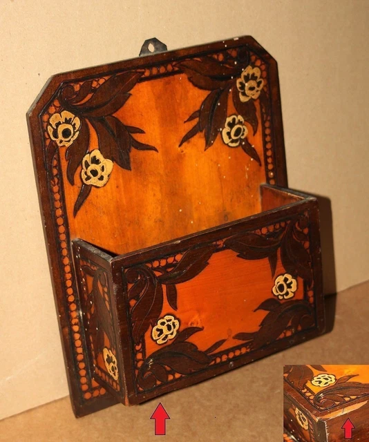 Ancien porte lettre en bois gravé et peint - les années 1930 /40