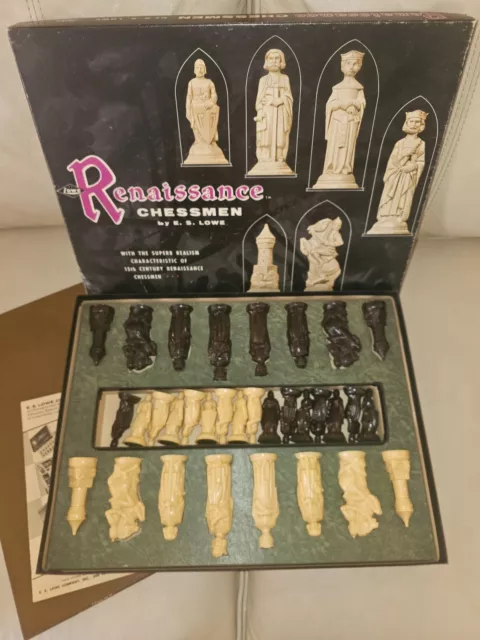 Vintage 1959 ES Lowe Renaissance Chessmen Chess Set Complete with Board