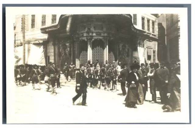 Turquie, Troupe de Soldats  Vintage silver print. Turkey  Tirage argentique