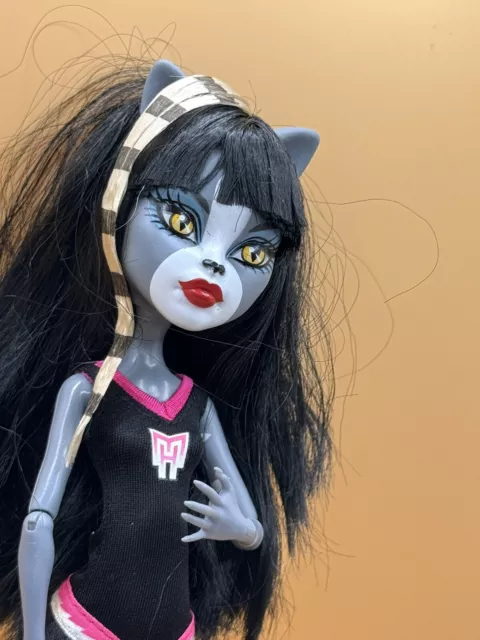 Monster High Fearleading Purrsephone Cheerleading Puppe 2