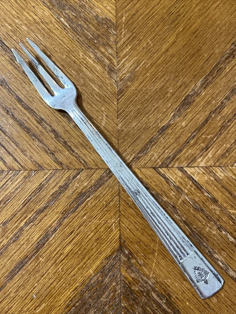 International Silver HILTON HOTEL Co Oyster Pickle Fork 6" Vintage 1950s