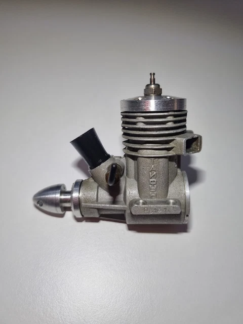 COMBAT GLOW TAIFUN 2.5 cc Model Airplane Engine cl F2D Typhoon .15 EUR ...