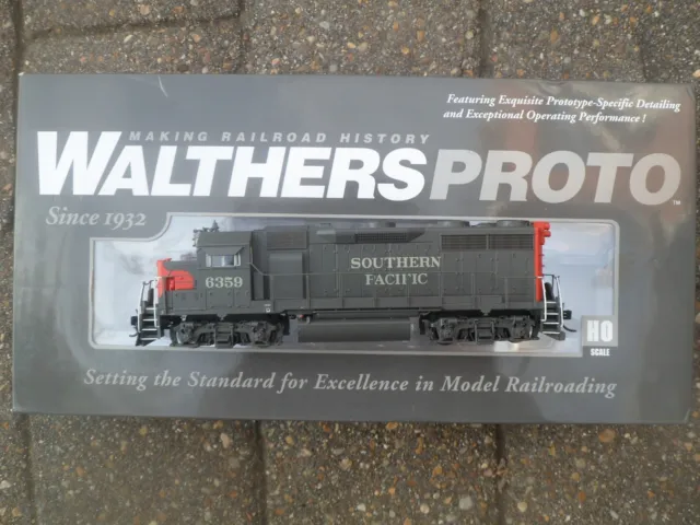 Walthers Proto 920-49174 EMD GP35 Phase 2, Southern Pacific, DCC Ready