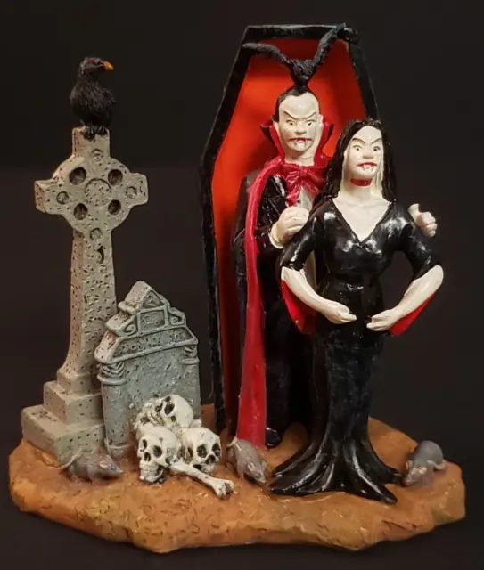 Lemax Spooky Town Halloween Village Out For A Bite 62204 Vampire Dracula Coffin