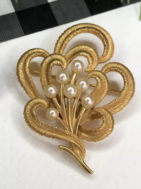 Vintage Signed CROWN TRIFARI Gold Tone Faux Pearl Flower Pin Brooch