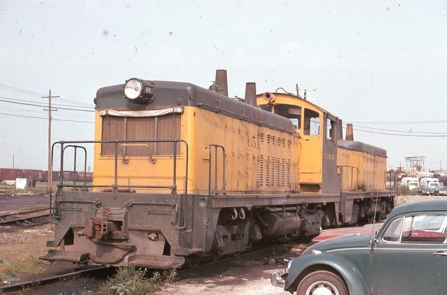 CNW CHICAGO NORTH WESTERN Railroad Train VW Locomotive CHICAGO IL Photo Slide