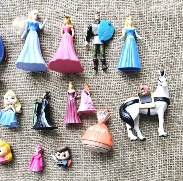 Disneys Sleeping Beauty Lot Of 19 Toy Figures Vintage 3