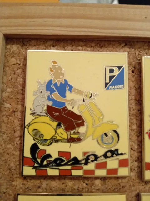 Pin's BD Tintin Milou Vespa