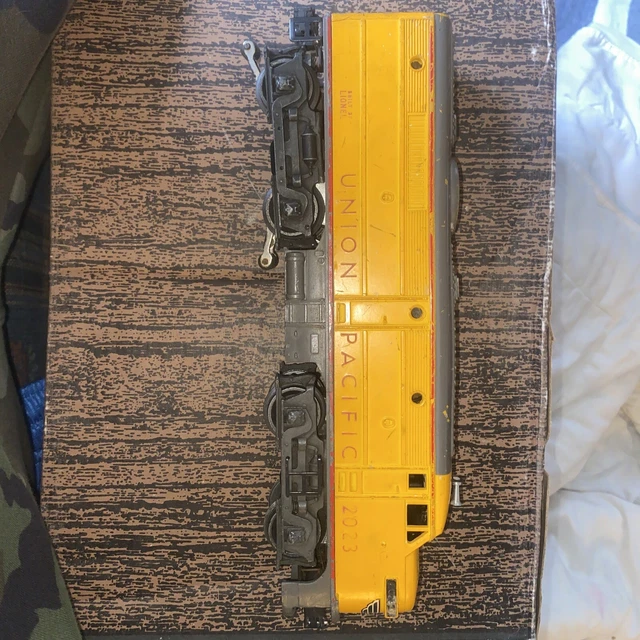 Lionel No. 2023 Union Pacific Alco "A-A" Diesel Locomotive, Yellow/Gray.