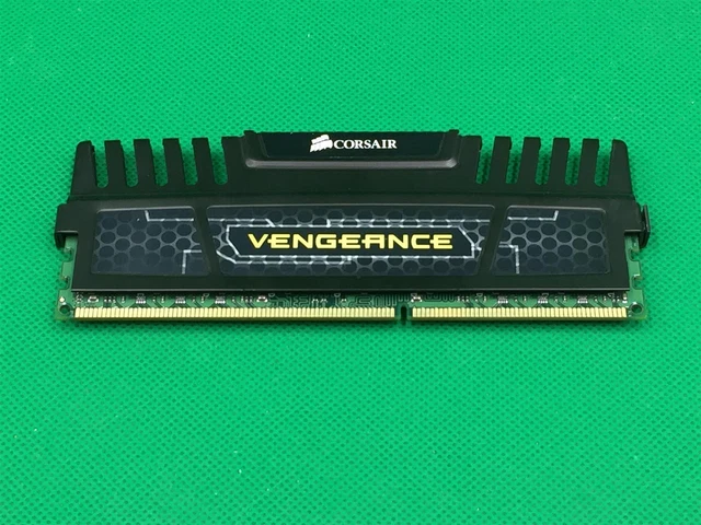 Barrette RAM Corsair Vengeance 4GB DDR3 1600 MHz - PC3-12800 - Occasion Fonctionnelle