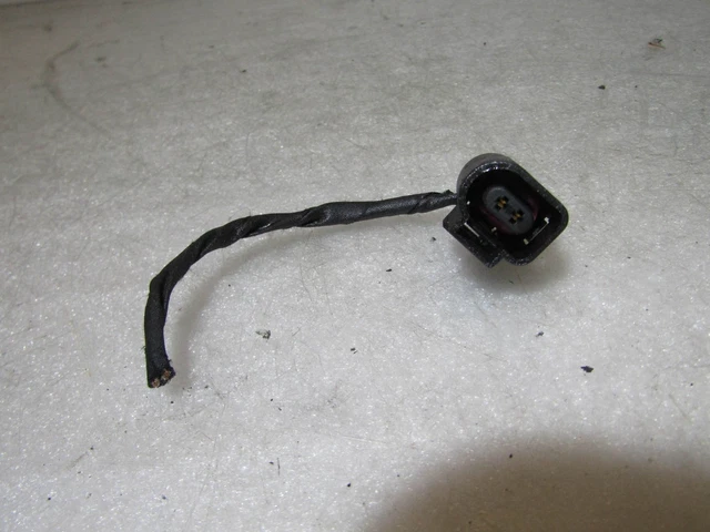 VW Volkswagen Golf Mk5 2.0 TDI coolant temperature sensor connector plug