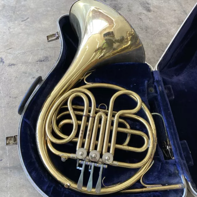 Vintage CG Conn LTD USA Single French Horn W/ Case 2