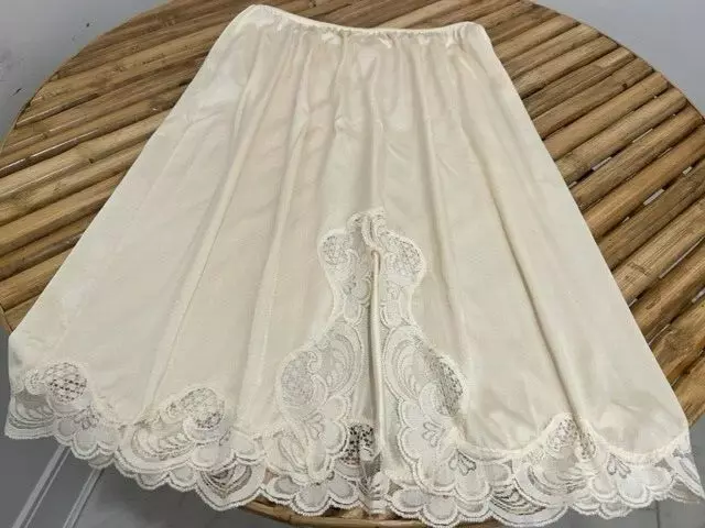 VINTAGE SLIP SKIRT LINGERIE SCALLOPED LACE IVORY by BALI STUDIO XL